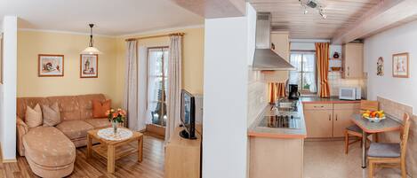 Ferienwohnung 1 für 2 Personen mit Balkon, 47 m²-Wohnküche