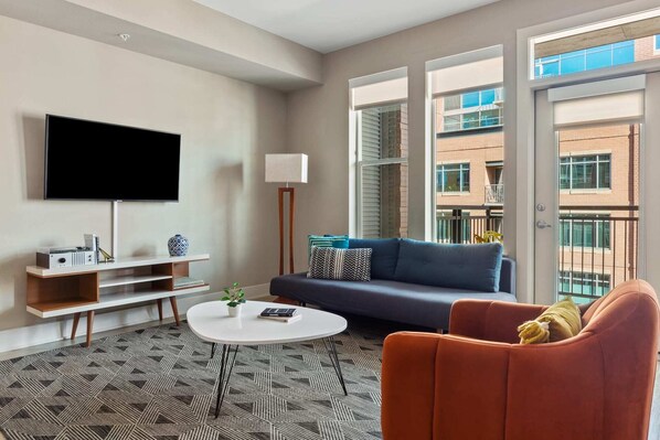 Your Kasa experience begins before arrival: we send check-in instructions via email