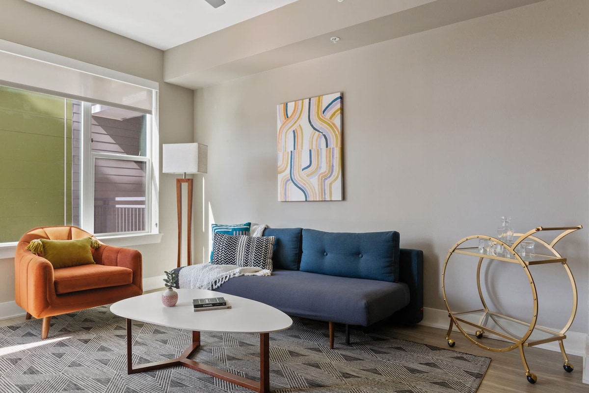 Kasa | Contemporary 1 BD + Fire Pit | Denver