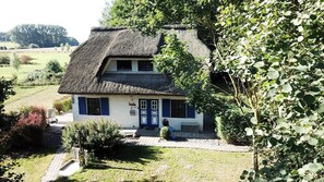 Außenansicht des Gebäudes. Haus-Zauberblau