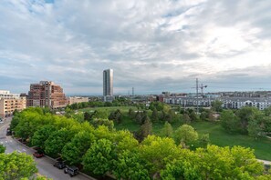 No better place to admire the city views than on the community terrace