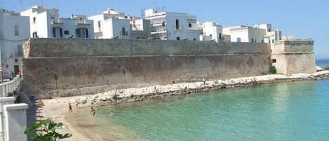 spiaggia Porta Vecchia a 100 m dalla casa