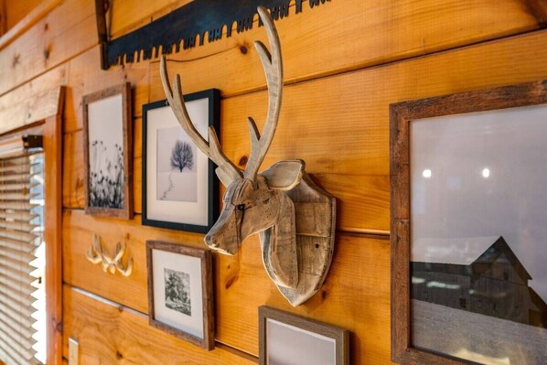Poolish Behavior is a cozy cabin nestled in Alpine Mountain Village, just minutes from all the fun and excitement of Pigeon Forge. We’re so glad you’re here!