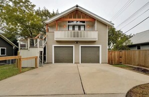 SoCo Studio by Lodgewell welcomes you!