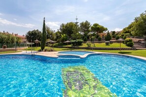 Pool. Swimming pool