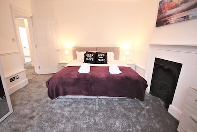 Beautiful Serviced Apartment Leatherhead Ground Floor