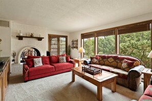 This Sedona vacation home has traditional southwestern interiors