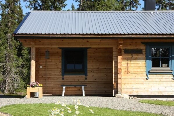 Außenansicht des Gebäudes. Blockhaus Balder