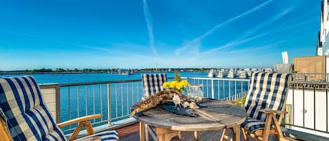 Schleiblick - Sonnenterrasse mit Panoramablick üer den Hafen