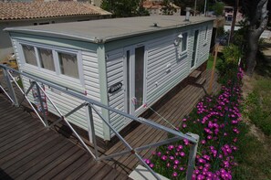 Mobil-home in spring