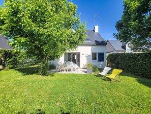 Plante, Ciel, Propriété, Fenêtre, Bâtiment, Arbre, Paysage Naturel, Lot Terre, Maison, Herbe