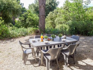 Property, Table, Furniture, Outdoor Table, Real Estate, House, Room, Tree, Estate, Landscape