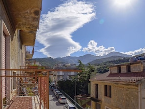 Sky, Cloud, Daytime, Light, Building, Window, Nature, Azure, Infrastructure, Mountain