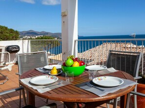 Eigentum, Zimmer, Urlaub, Balkon, Möbel, Azurblau, Tabelle, Haus, Gebäude, Grundeigentum