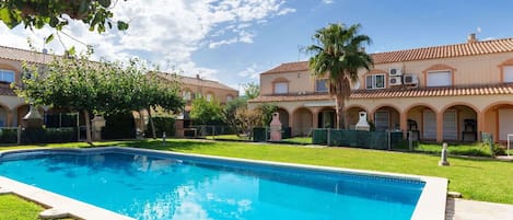 Piscine, Propriété, Immobilier, Bâtiment, Ciel, Maison, Biens, Recours, Hacienda, Herbe