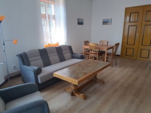 Table, Furniture, Building, Couch, Comfort, Wood, Studio Couch, House, Living Room, Flooring