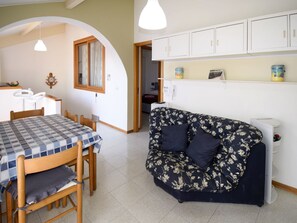 Zimmer, Möbel, Eigentum, Schlafzimmer, Bett, Gebäude, Bettdecke, Interior Design, Grundeigentum, Fussboden
