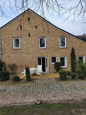 Building, Window, Sky, Wood, Architecture, Brickwork, Brick, House, Wall, Tree