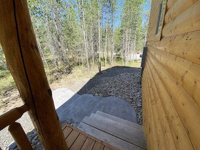 Brand New cabin with a hot tub and minutes from the river