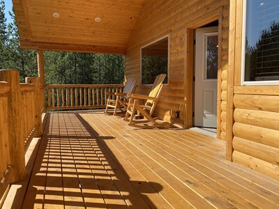 Brand New cabin with a hot tub and minutes from the river