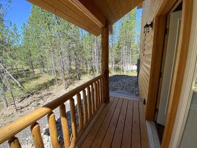 Brand New cabin with a hot tub and minutes from the river