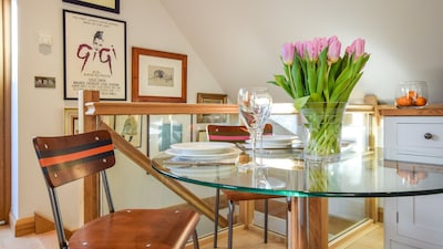 Sycamore, Arlington, Cotswolds - sleeps 2 guests  in 1 bedroom