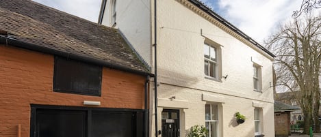 Berwick, Wimborne Minster: A lovely townhouse