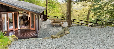 Styhead Tarn Lodge - Neaum Crag Ambleside