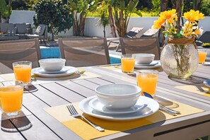 Outdoor dining