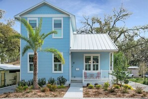 Blue House is located in the prime of downtown.