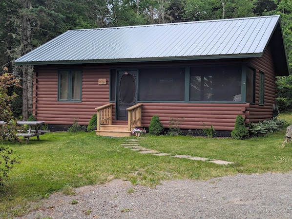 Welcome to the Americana cabin!