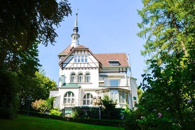 Tennisplatz, Alleinlage Privatsphäre Nähe Düsseldorf Essen Köln. Bahnhof in 100m