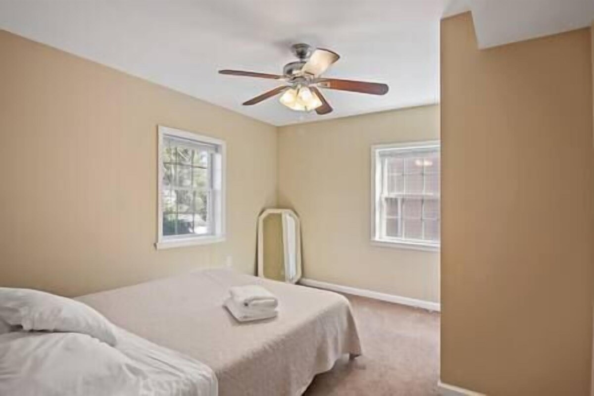 Fresh | 4 bedroom | Luxury | Center | Sunny