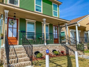 Exterior Front Entrance 