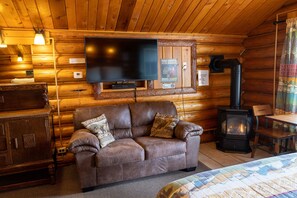 Cabin202_013_05-12-23