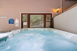 Bain à remous intérieur