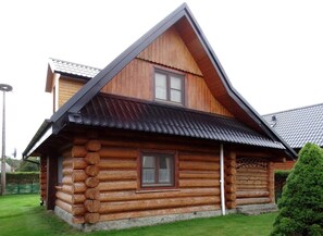 External view of the building. The summer house for seven people.