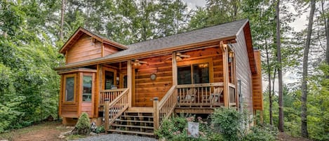 'Super cute little cabin!' - Review Abby