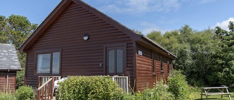 Lodge Loch Ness Exterior