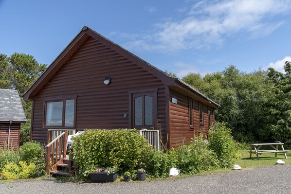 Lodge Loch Ness Exterior