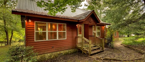 Unique North Georgia Mountain retreat