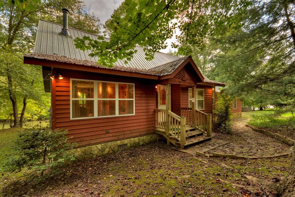 Unique North Georgia Mountain retreat