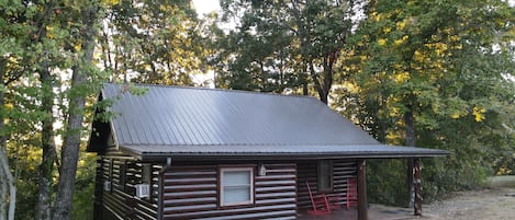 Appleseed Cabin from road