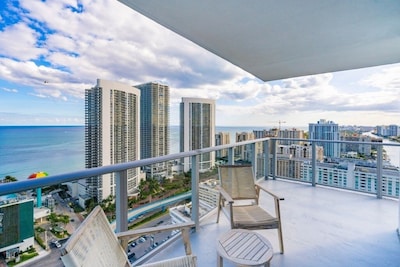 Hollywood Beach Condo