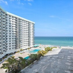 35-3801 S Ocean Dr 8X_34.jpg