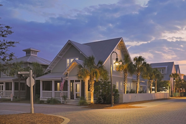Sandyland South in Prominence South on 30A