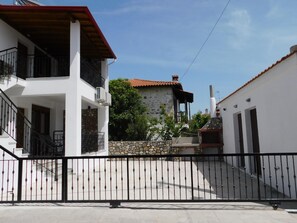 External view of the building. View from Zabou Aggelou Street