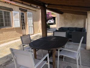 Terrasse du bas
