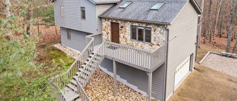 Gorgeous home in Massanutten with all the modern conveniences! 