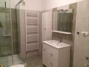 Bath/Shower